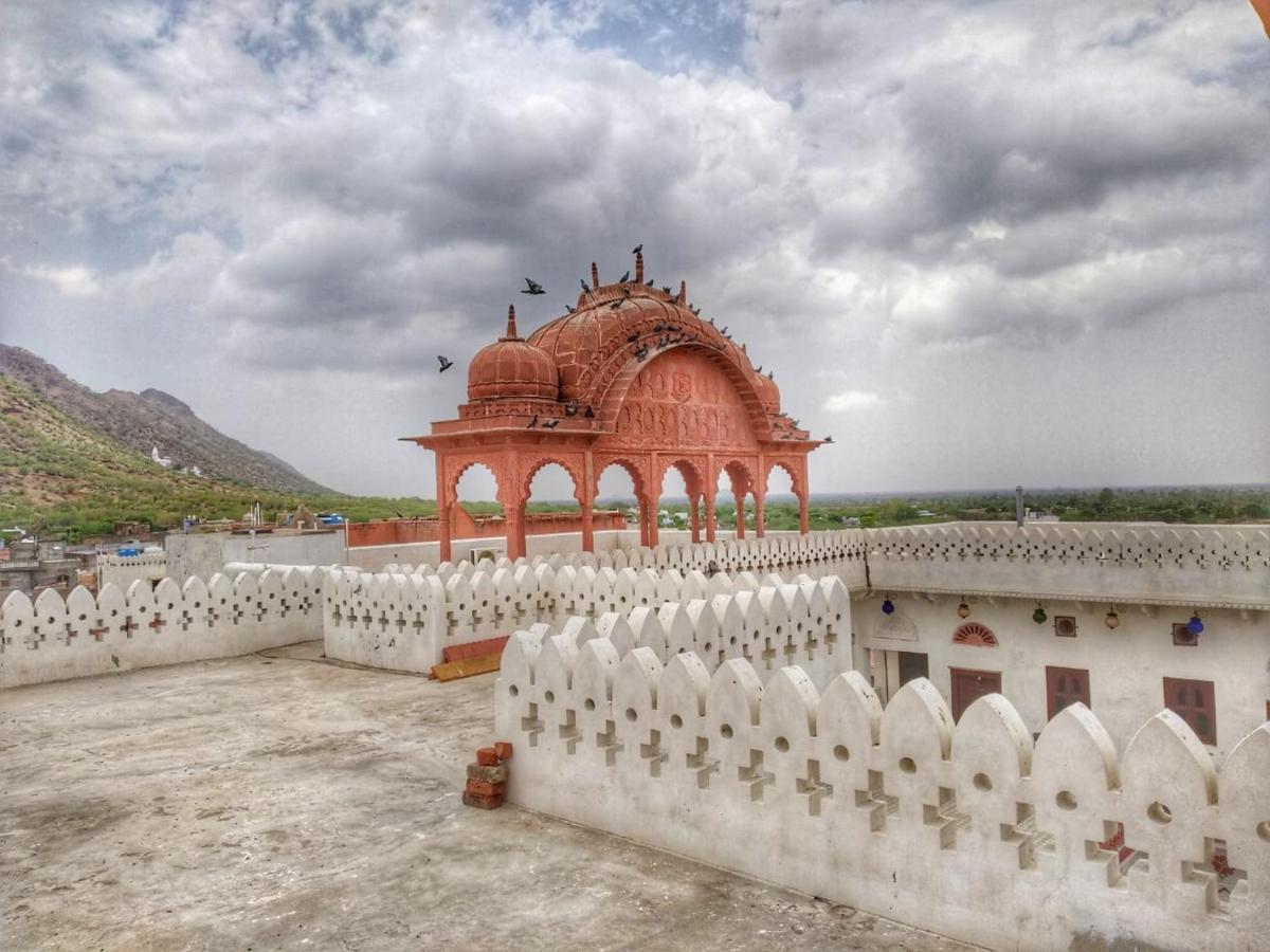 Tordi Garh Hotel Malpura  Luaran gambar